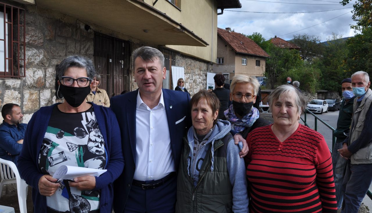 Igralište kod OŠ Vrhbosna